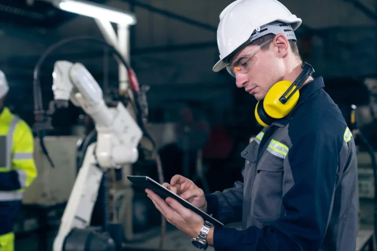 System zarządzania energią elektryczną explitia EMS energia w przemyśle, zarządzanie mediami w zakładach produkcyjnych